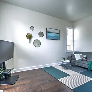 Cozy 2 Bdr At Heart Of Capitol Hill - A Apartment Seattle